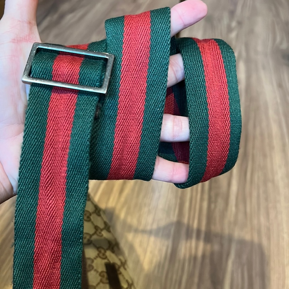 Gucci Beige GG Supreme Canvas Crossbody with Green-Red Web Strap - Picture 13 of 16